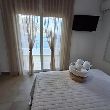 Aegean Whisper شقة *